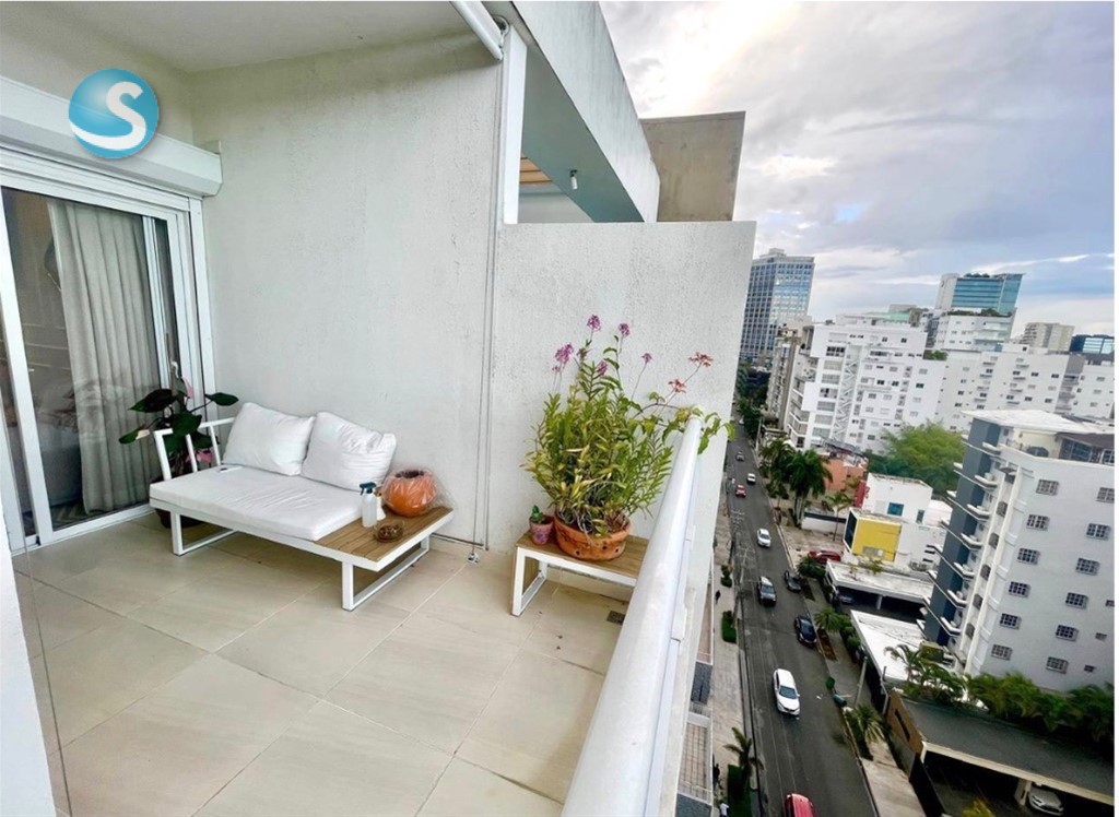 Apartamento amueblado en venta en Evaristo Morales, Santo Domingo en República Dominicana