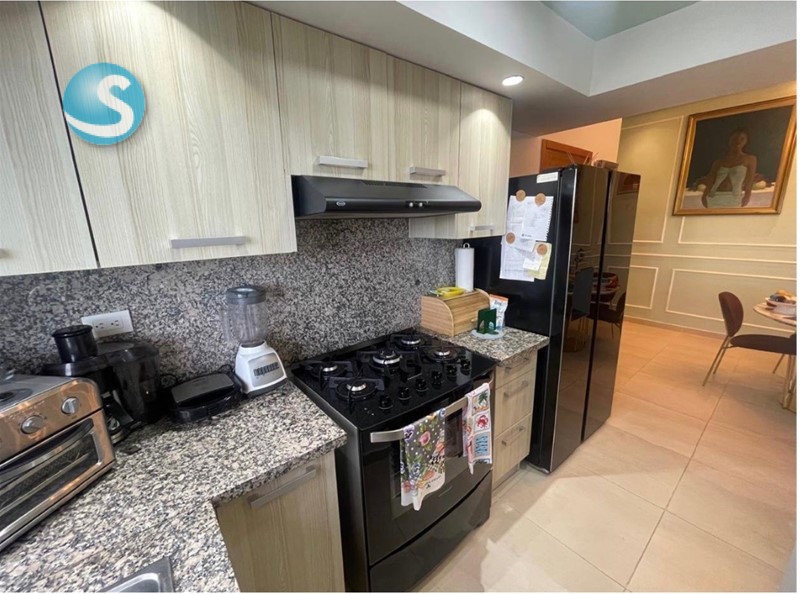 Apartamento amueblado en venta en Evaristo Morales, Santo Domingo en República Dominicana