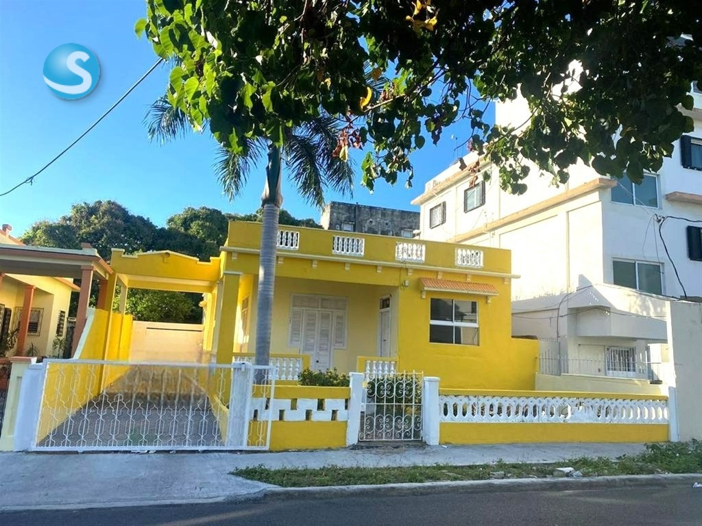 Casa en venta en Gazcue con amplio solar