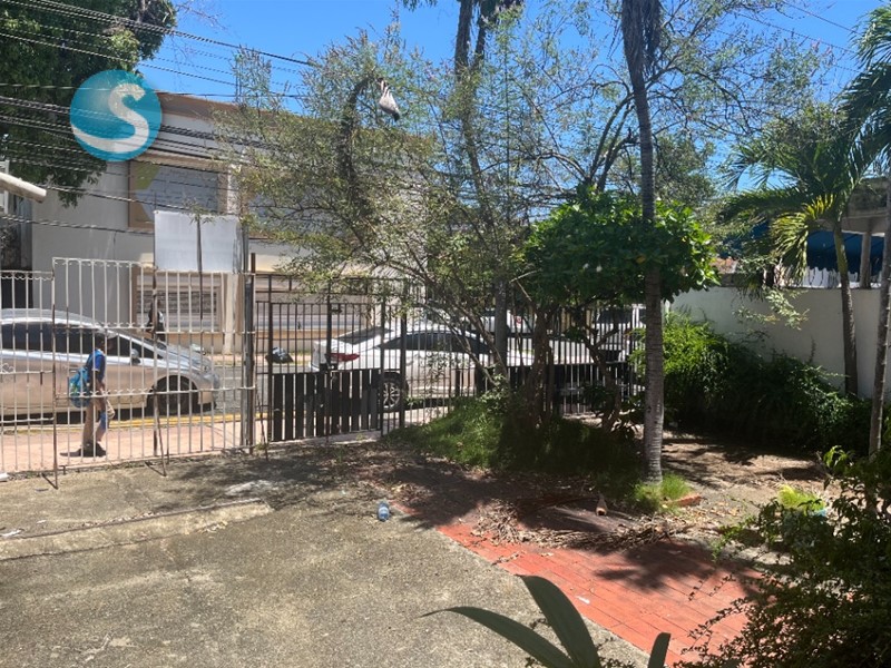 Solar en Venta en Gazcue con Uso de Suelo Mixto en República Dominicana