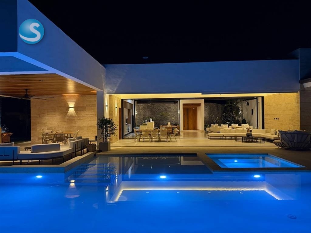 Villa de lujo con paneles solares en Casa de Campo