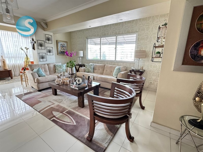 Penthouse Dúplex en Venta con Terraza en Evaristo Morales en República Dominicana