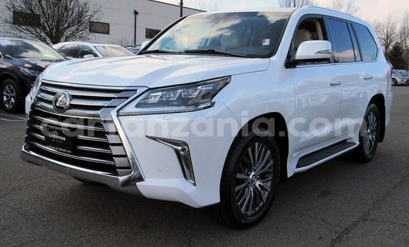 Lexus LX 570 modelo 2010 SUV en República Dominicana