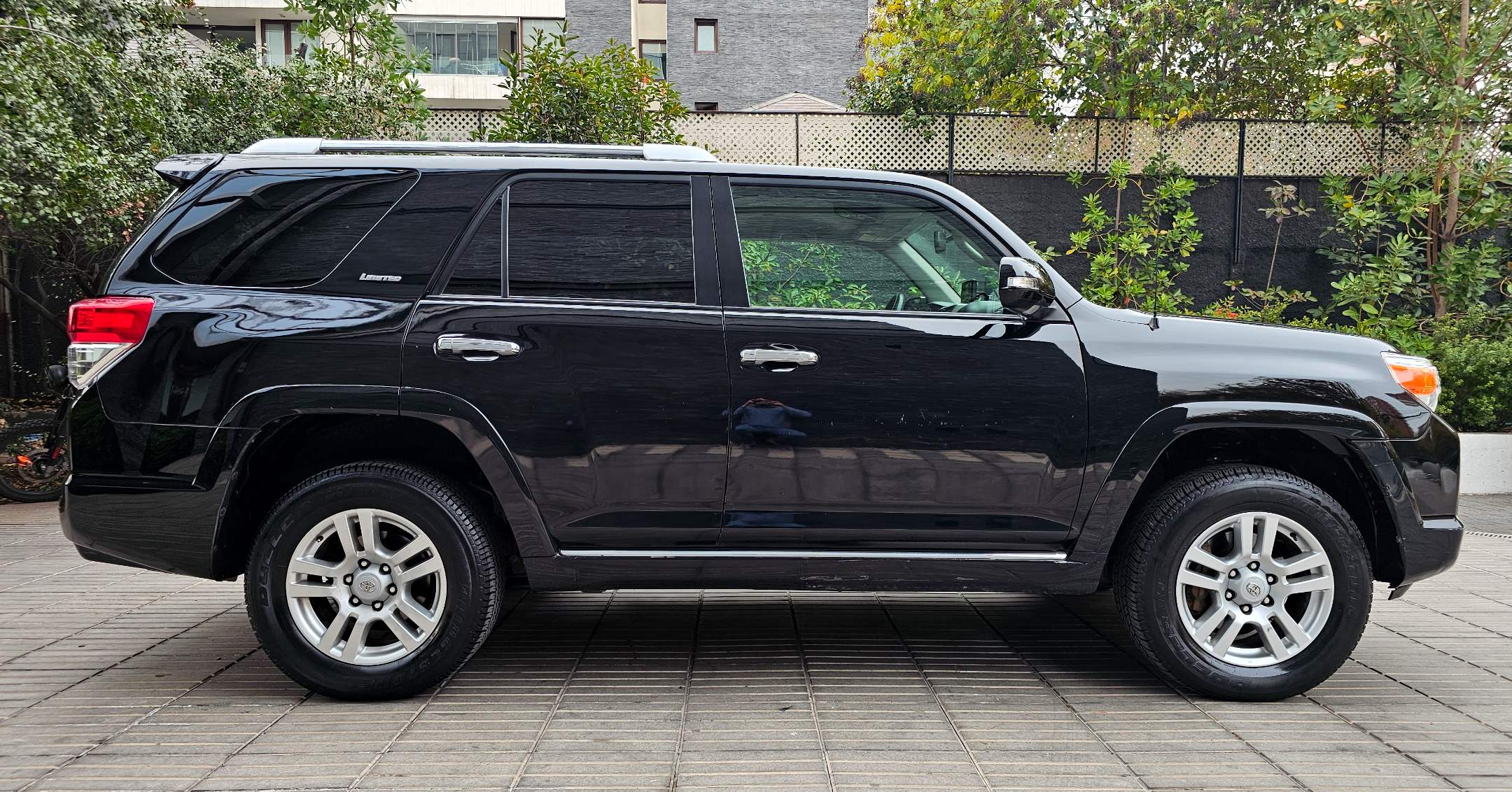 Toyota 4Runner Limited 2010 SUV