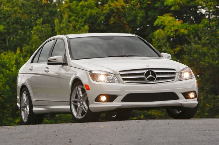 Mercedes-Benz Clase C 300 Modelo 2010 Sedán en República Dominicana