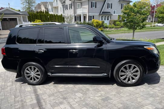 Lexus LX 570 SUV 2010