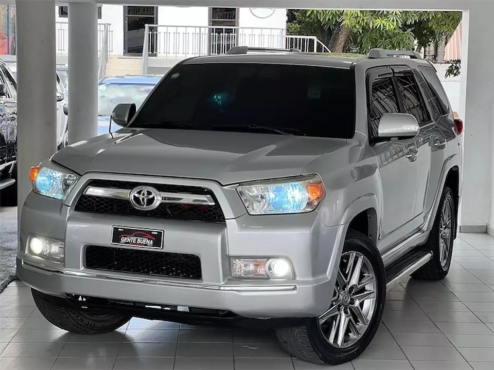Toyota 4Runner SR5 2011 SUV en República Dominicana