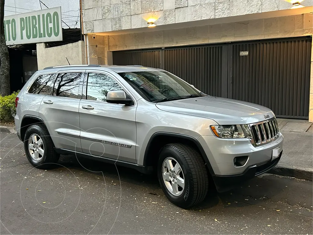 Jeep Grand Cherokee Laredo 2011 SUV