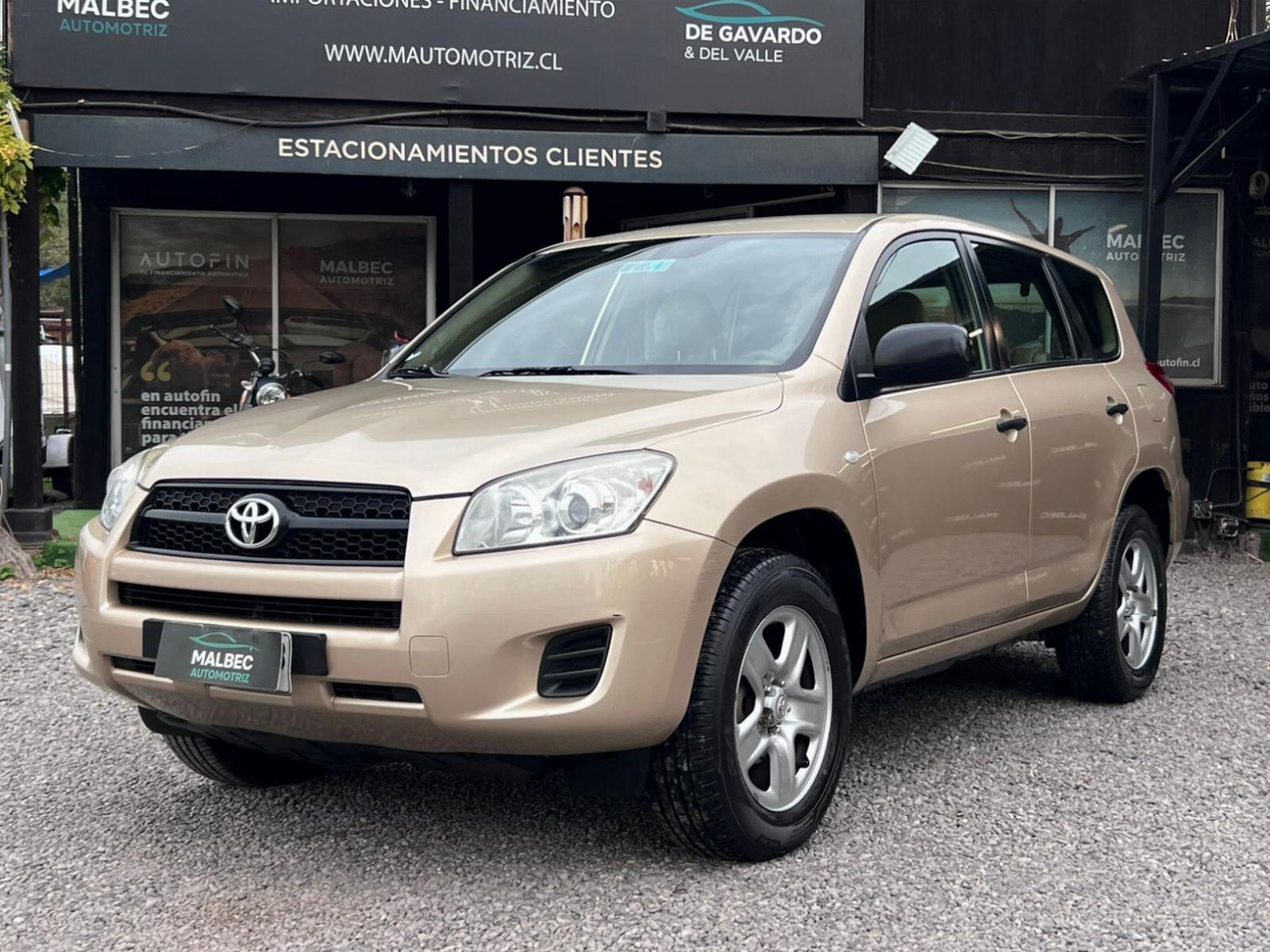 Toyota RAV4 LE Plus modelo 2011 SUV en República Dominicana