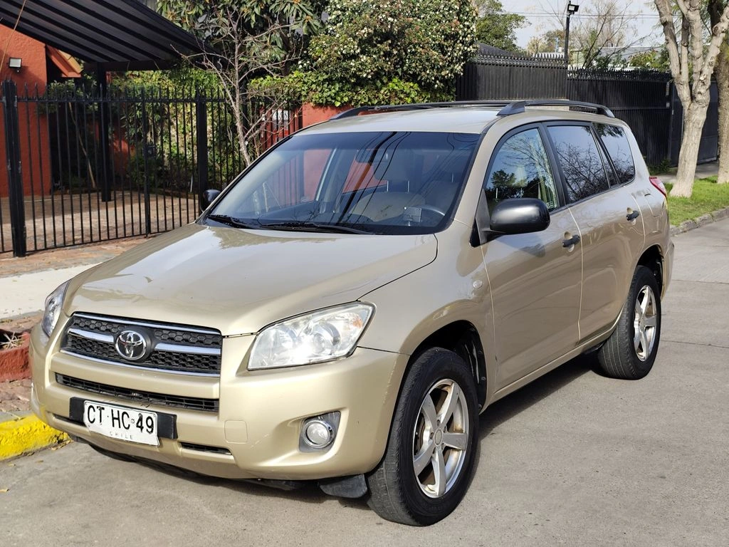 Toyota RAV4 LE Plus modelo 2011 SUV en República Dominicana