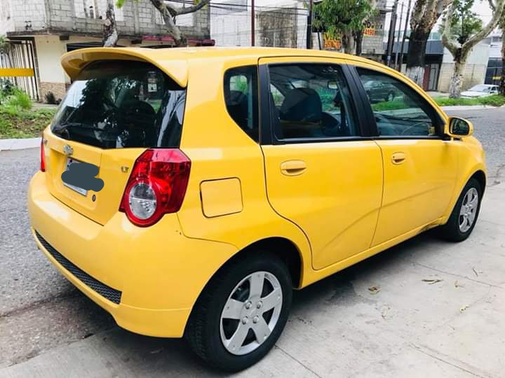 Chevrolet Aveo LS modelo 2011 vehículo compacto