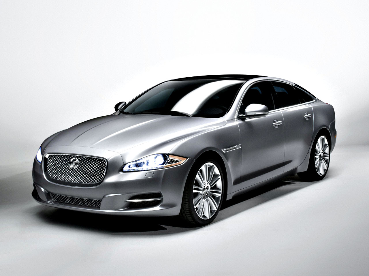 Jaguar XJ 2011 sedán de lujo en República Dominicana