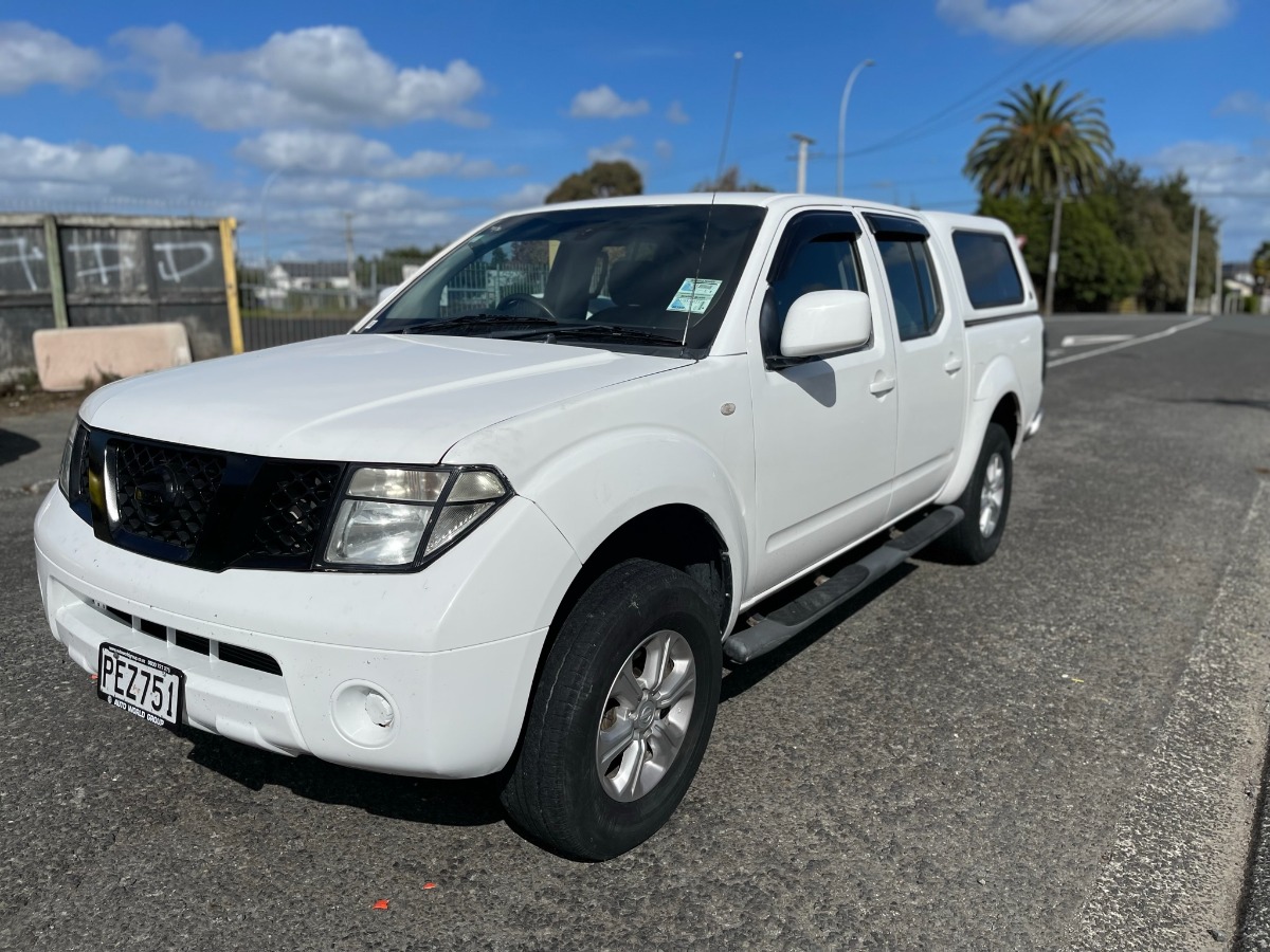 Nissan Navara LE 2012 Camioneta 4x4 en República Dominicana