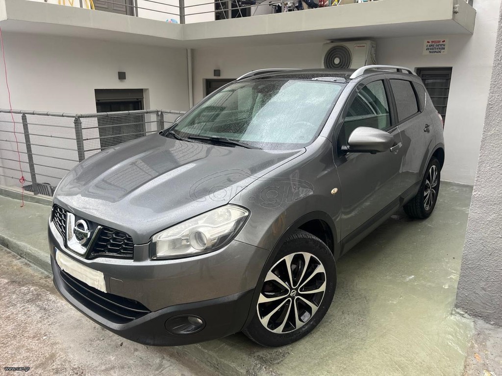 Nissan Qashqai modelo 2012 SUV compacto