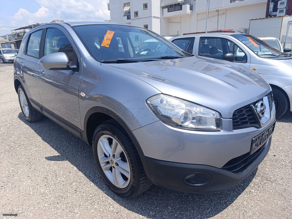 Nissan Qashqai modelo 2012 SUV compacto en República Dominicana
