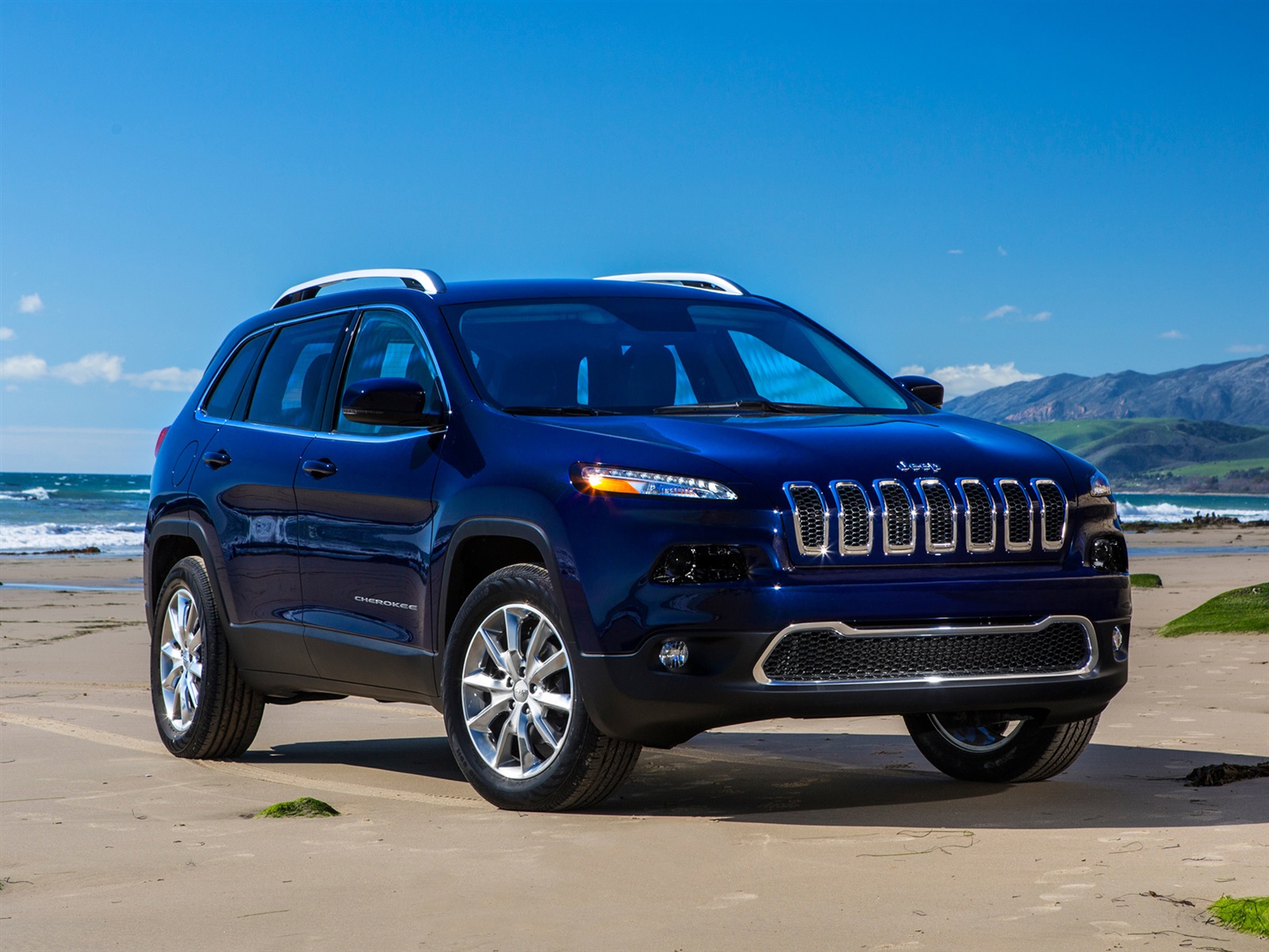 Jeep Cherokee Laredo 2012 SUV gasolina 6 cilindros en República Dominicana