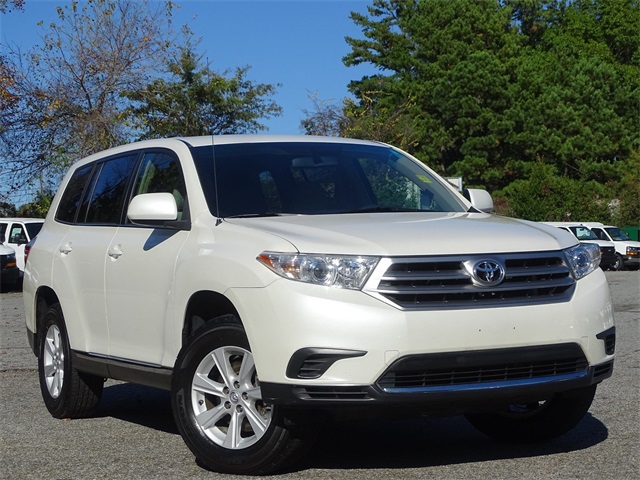 Toyota Highlander LE 2012 SUV