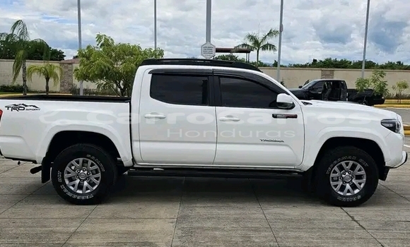 Toyota Tacoma PreRunner 2012 Camioneta Pickup en República Dominicana