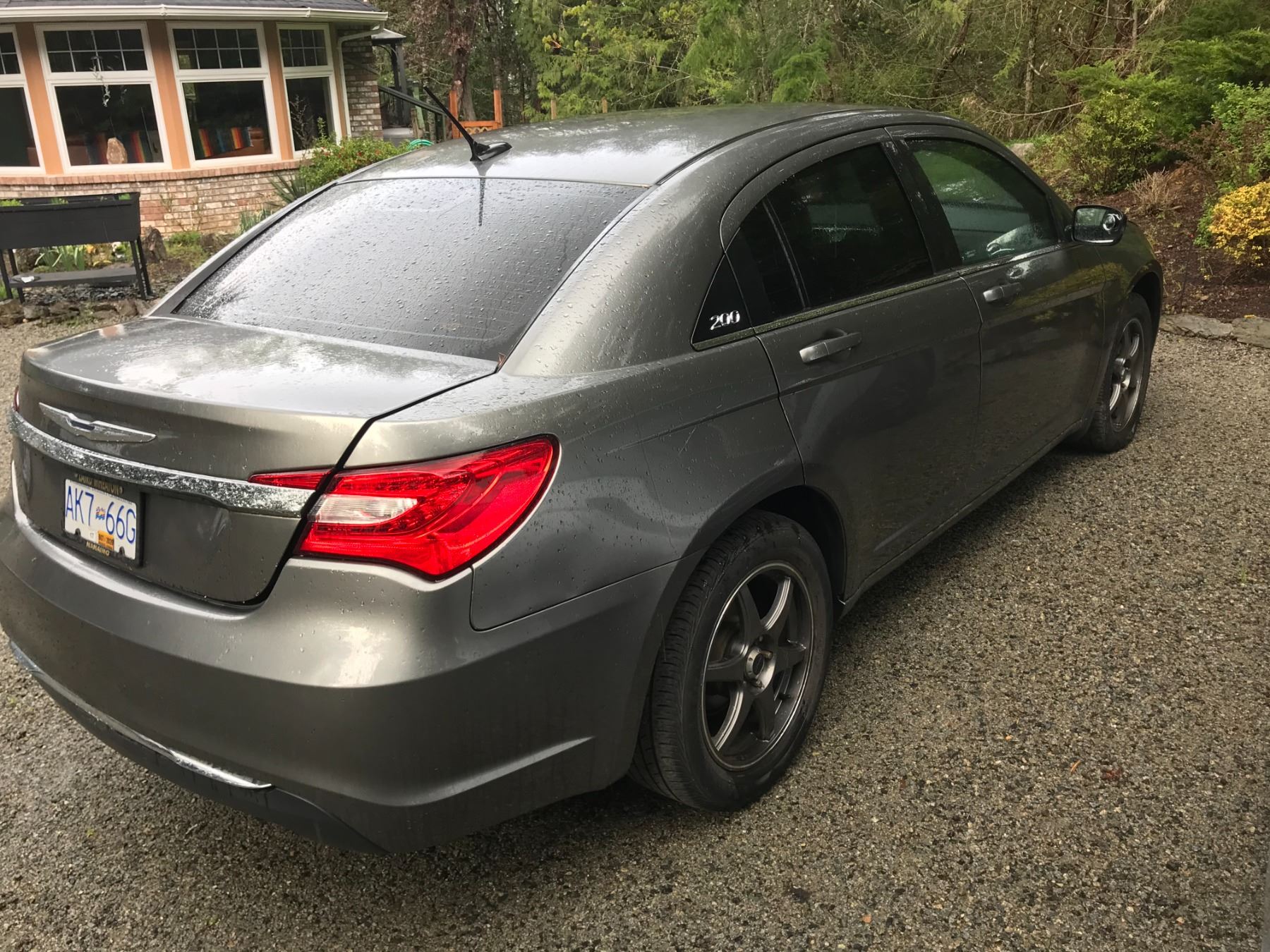 Chrysler 200 modelo 2012 sedán