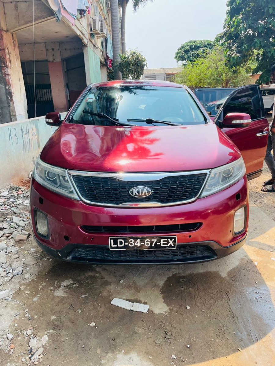 Kia Sorento 2013 SUV rojo vino en República Dominicana