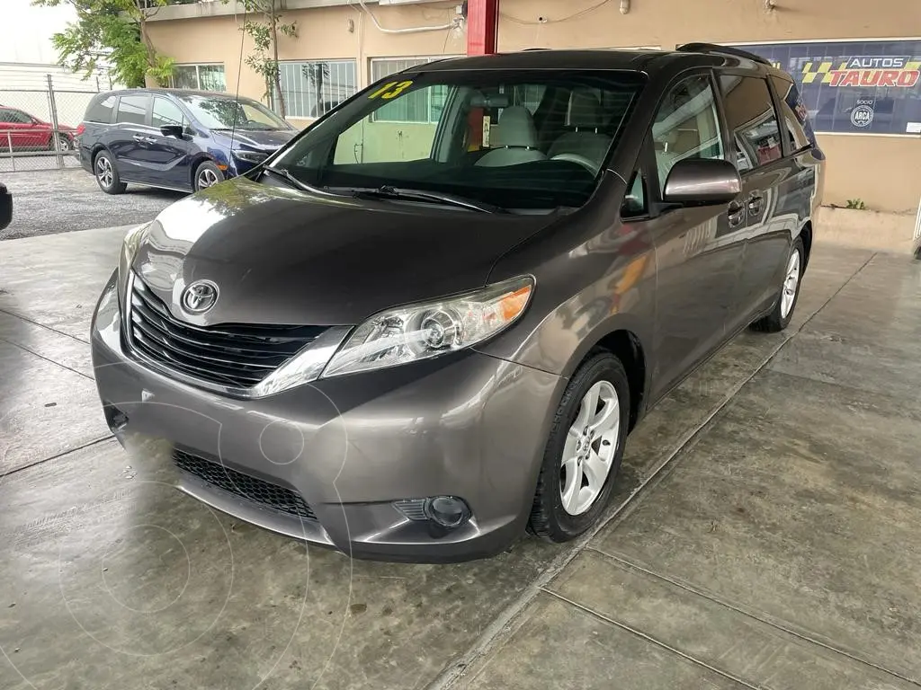 Toyota Sienna 2013 Minivan