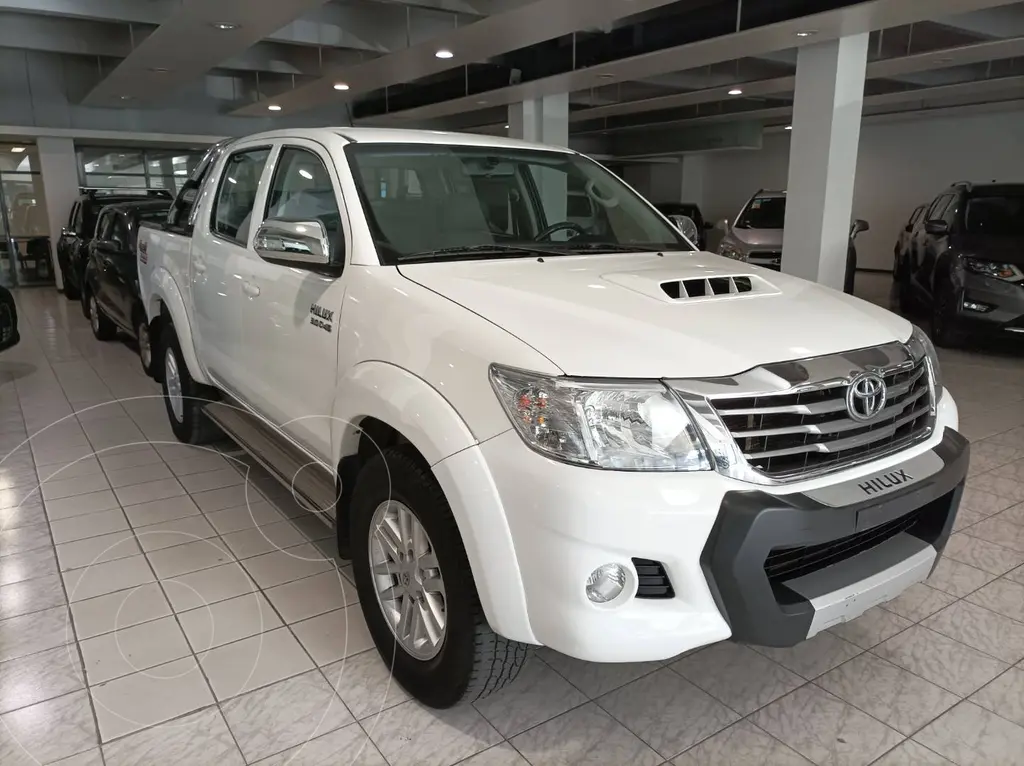Toyota Hilux 2.4 Modelo 2013 Camioneta en República Dominicana