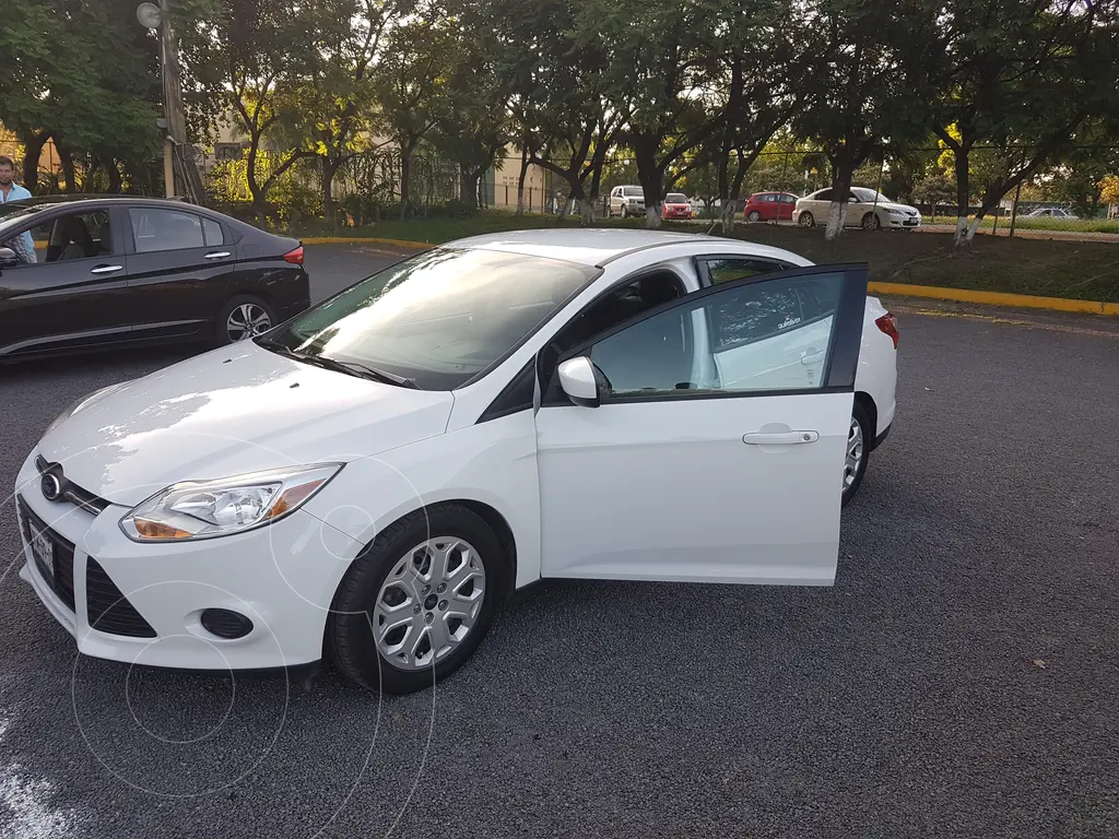Ford Focus modelo 2013 sedán