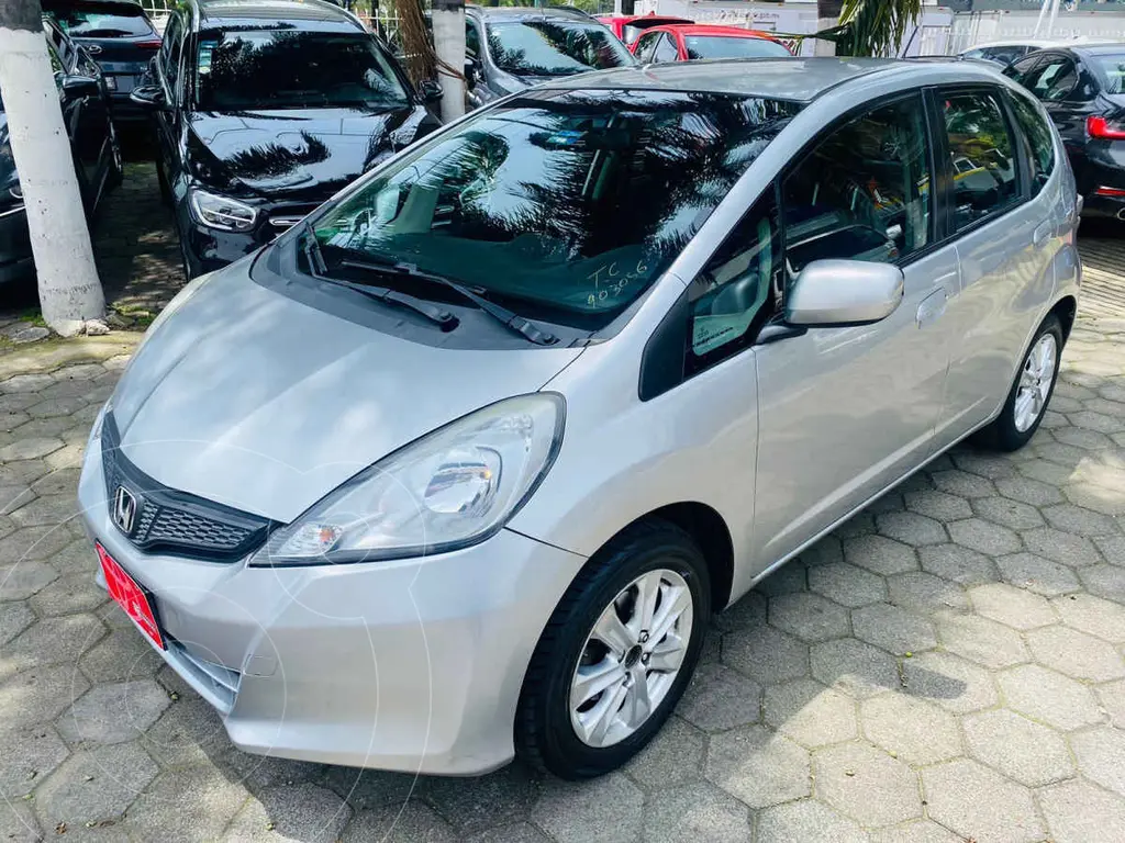 Honda Fit modelo 2013 vehículo compacto