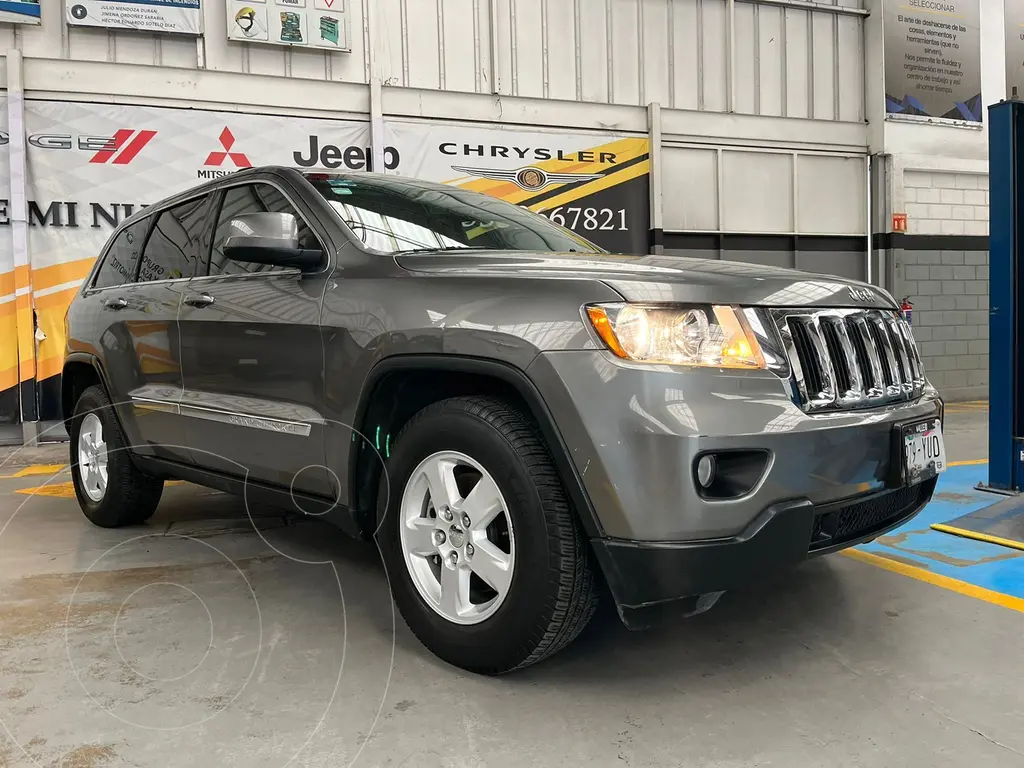 Jeep Grand Cherokee modelo 2013 vehículo todoterreno en República Dominicana