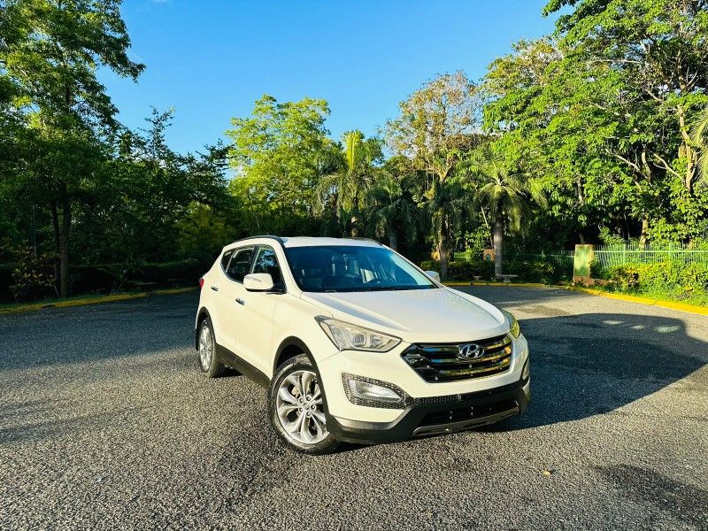 Hyundai Grand Santa Fe Modelo 2013 SUV en República Dominicana