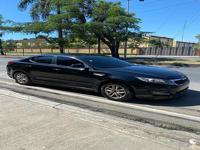 Kia K-5 2013 Sedán en República Dominicana