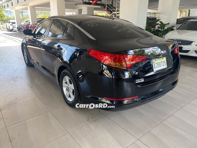 Kia K-5 2013 Sedán en República Dominicana