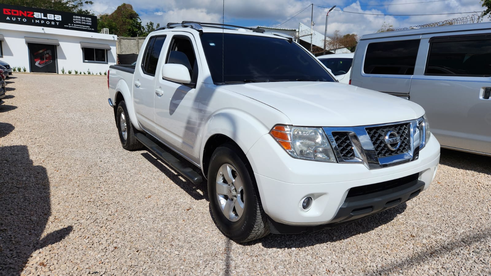 Nissan Frontier LE 2013 Camioneta Pick-Up