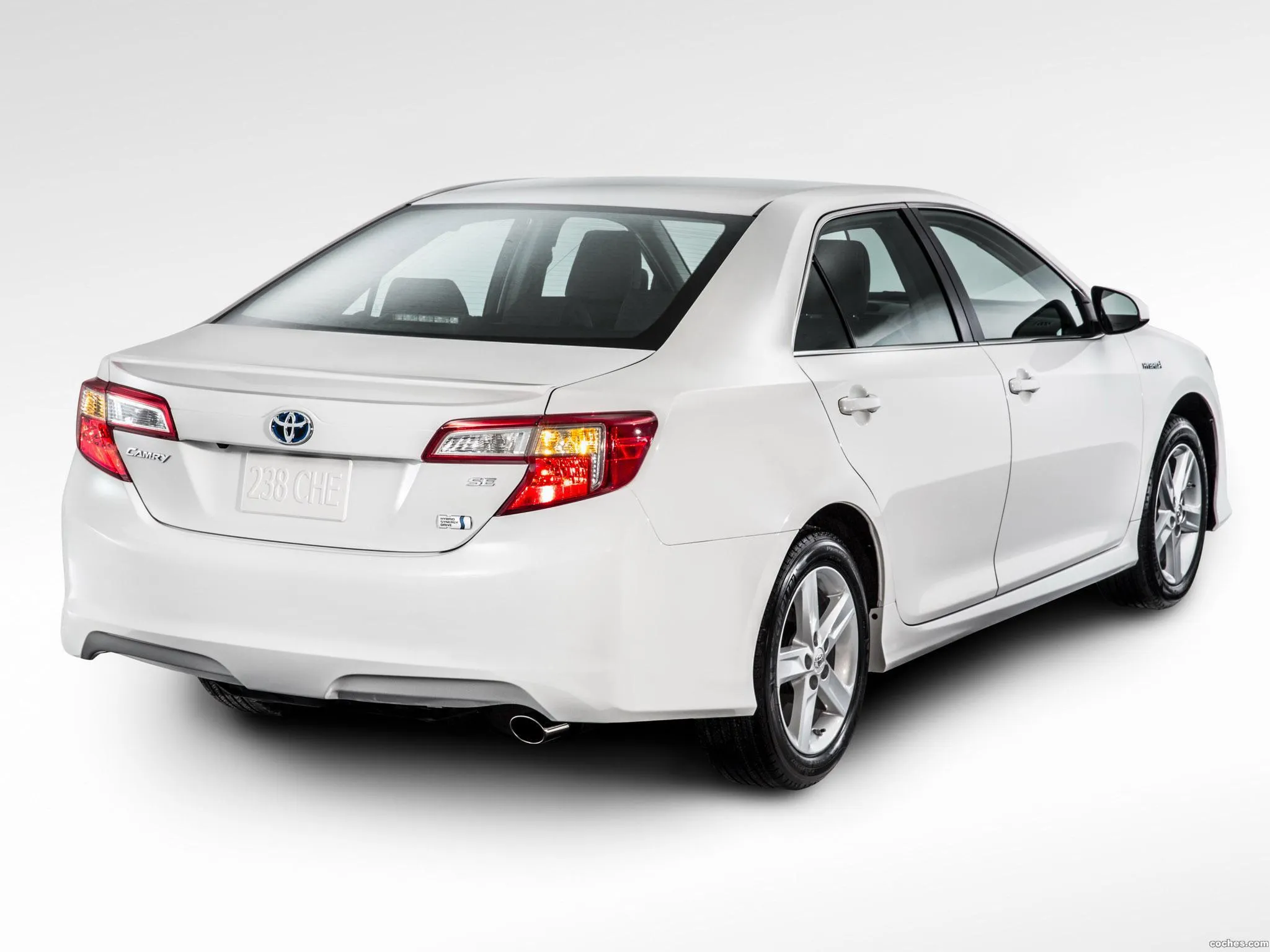 Toyota Camry XLE modelo 2014 sedán