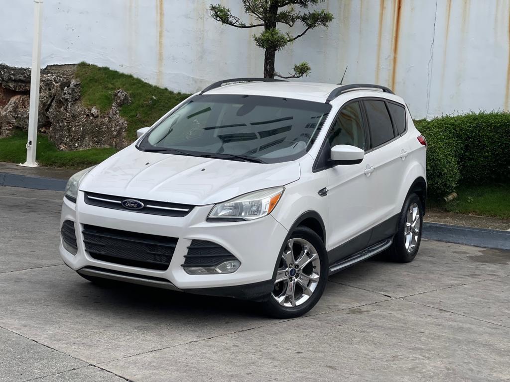 Ford Escape modelo 2014 SUV en República Dominicana