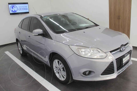 Ford Focus modelo 2014 vehículo compacto en República Dominicana