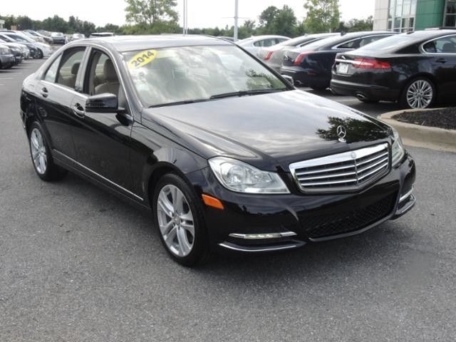 Mercedes-Benz Clase C 250 Modelo 2014 Sedán en República Dominicana