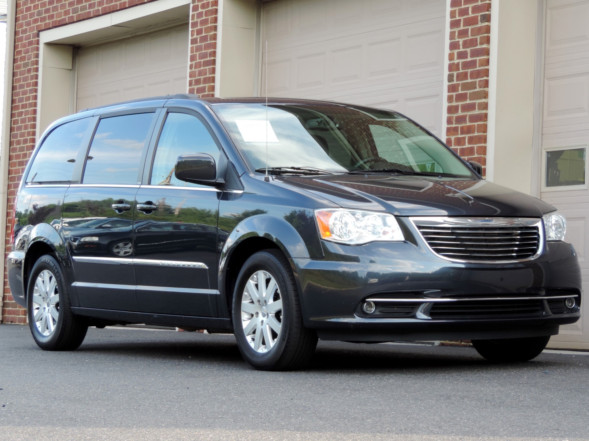 Chrysler Town & Country Touring 2014 Minivan