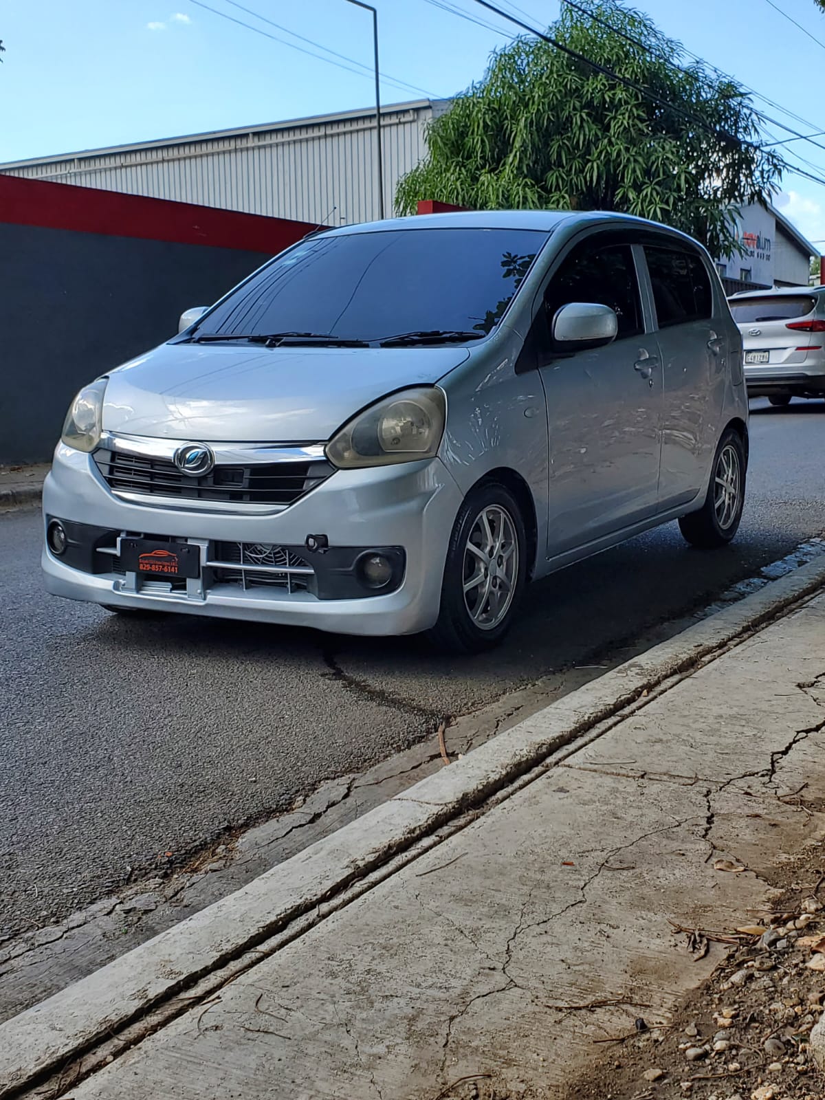 Daihatsu Mira Modelo 2014 Automóvil Compacto