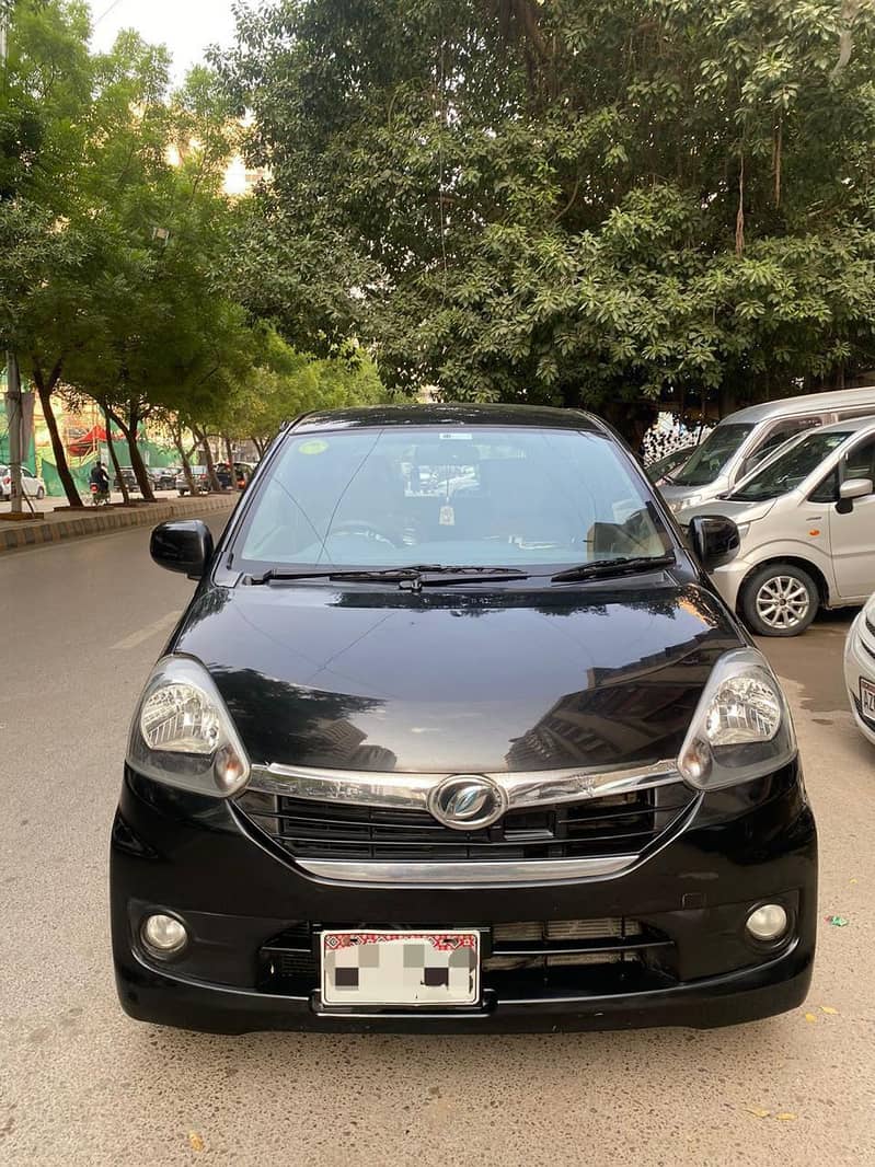 Daihatsu Mira Modelo 2014 Automóvil Compacto en República Dominicana