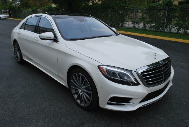 Mercedes-Benz Clase S 500 AMG Modelo 2014 Sedán de Lujo en República Dominicana