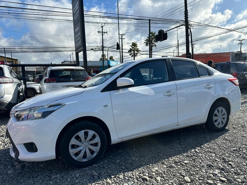 Toyota Yaris modelo 2014