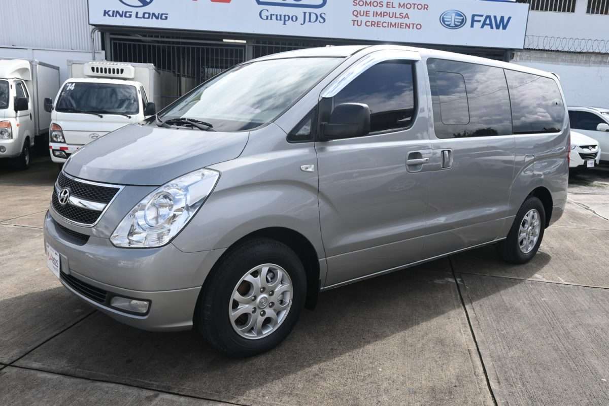 Hyundai Grand Starex 2014 Furgoneta Diésel en República Dominicana