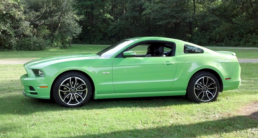 Ford Mustang modelo 2014 deportivo en República Dominicana