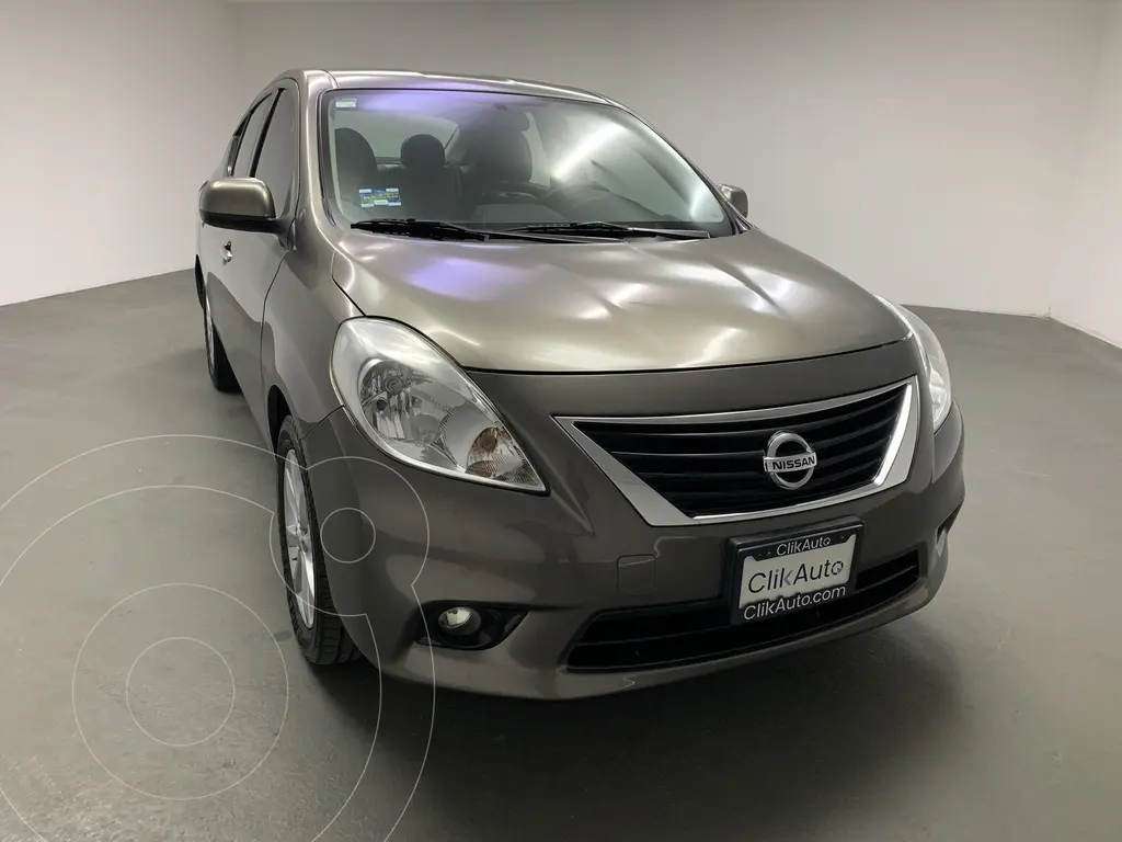 Nissan Versa SV 2014 Sedán Compacto