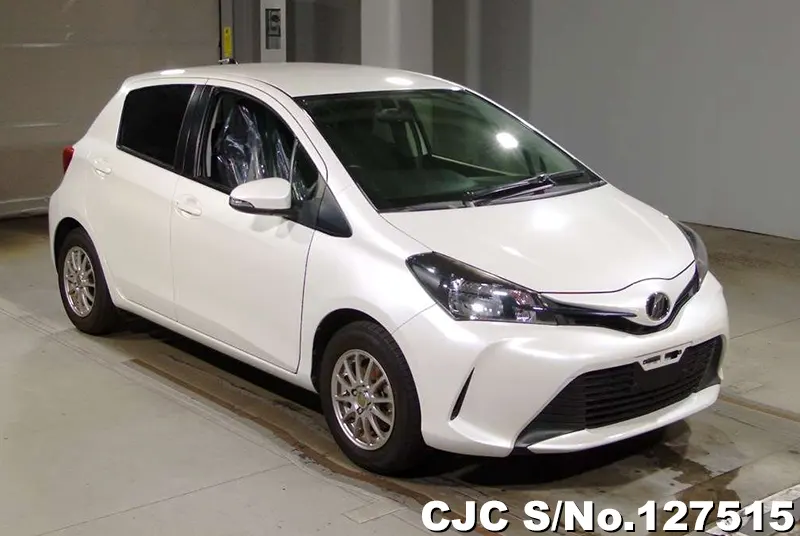 Toyota Vitz modelo 2014 automóvil compacto en República Dominicana