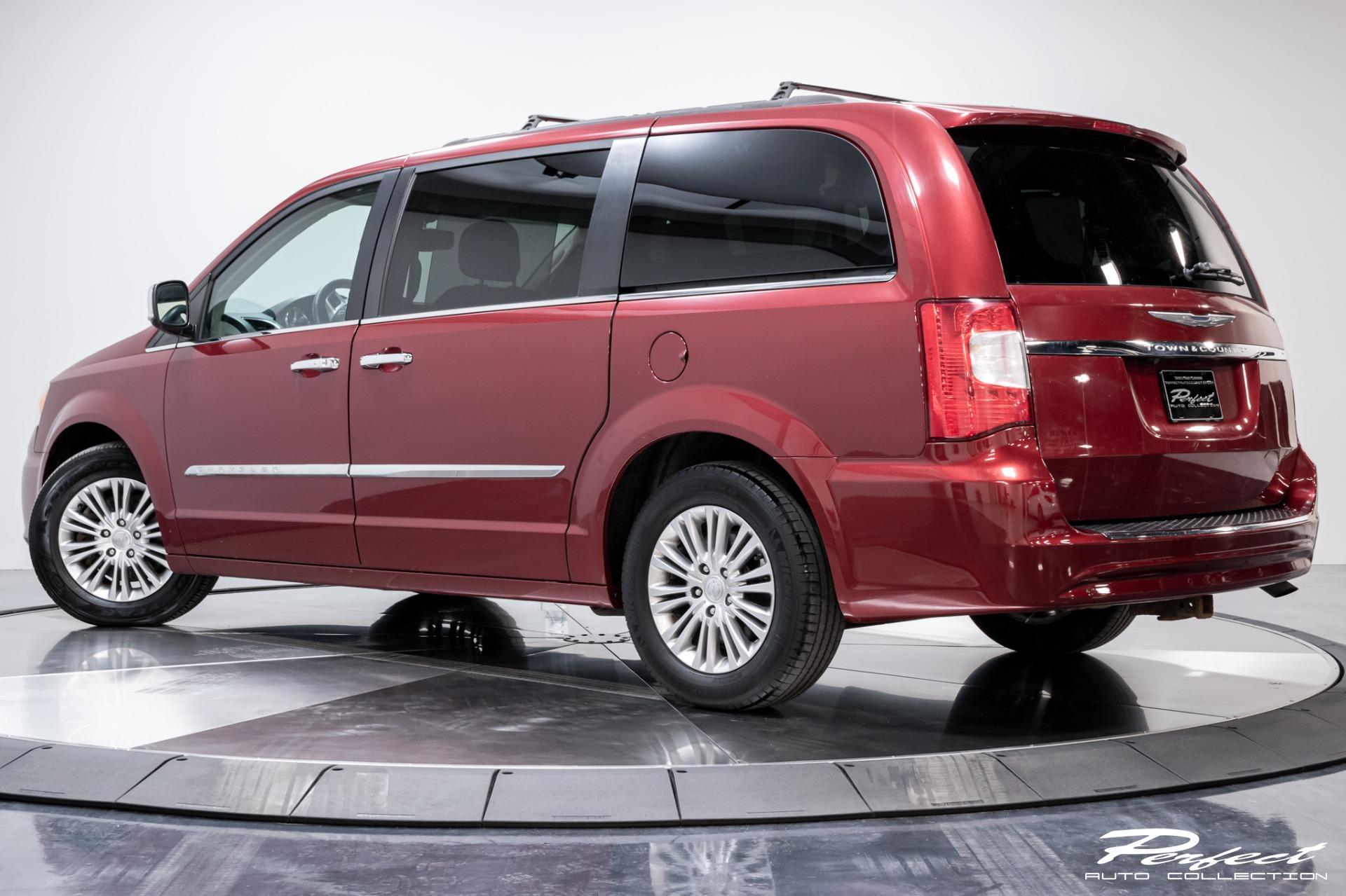 Chrysler Town & Country Touring 2015 Minivan en República Dominicana