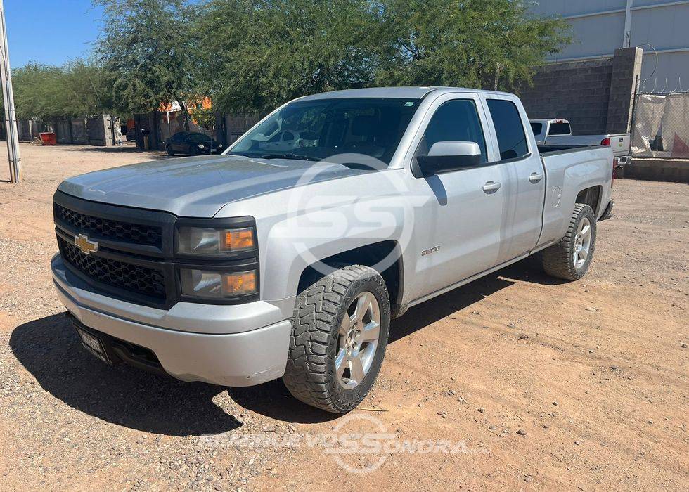 Chevrolet Silverado Custom 2015 Camioneta 4x4 en República Dominicana