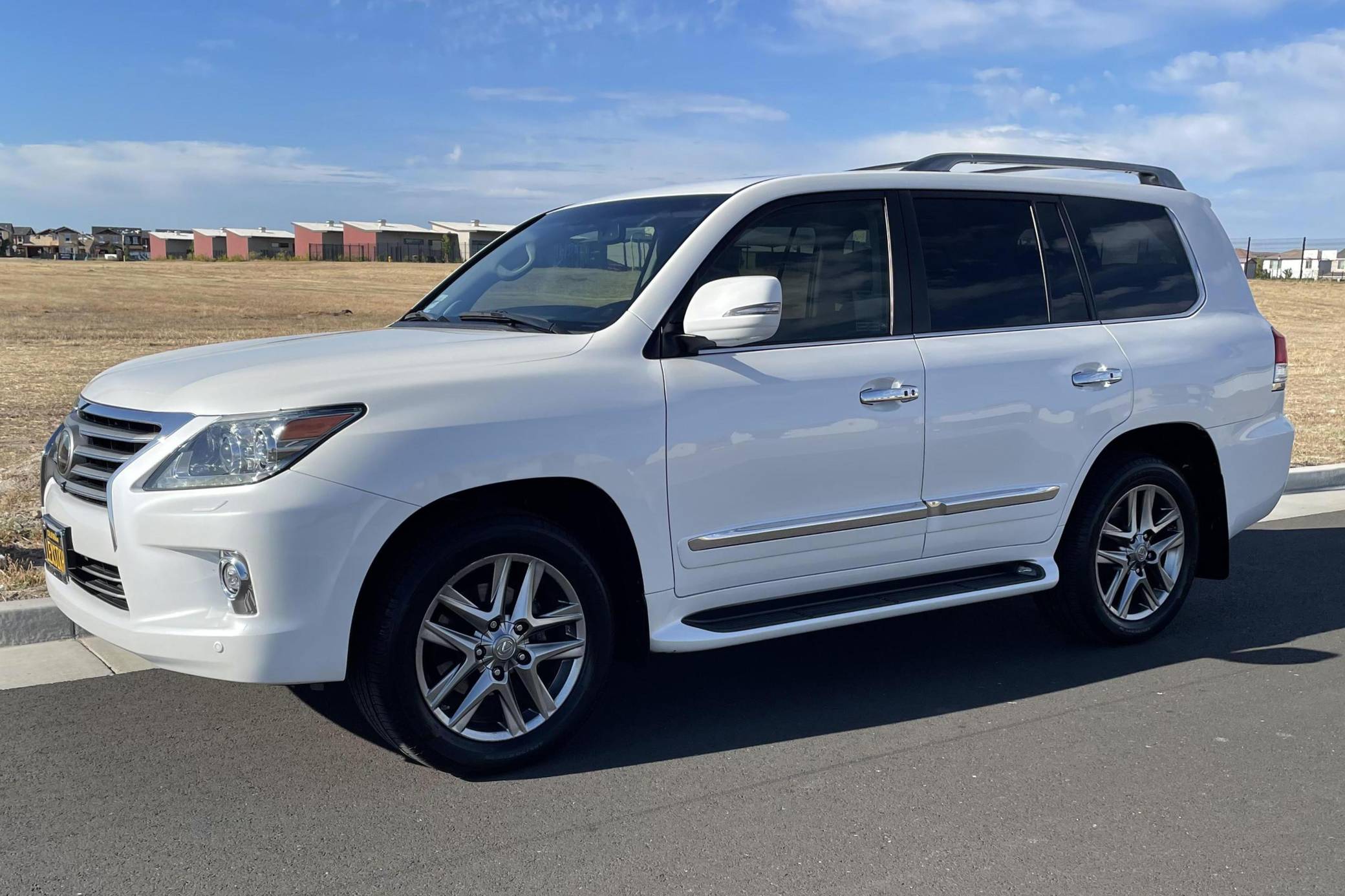 Lexus LX 570 Modelo 2015 Vehículo 8 cilindros