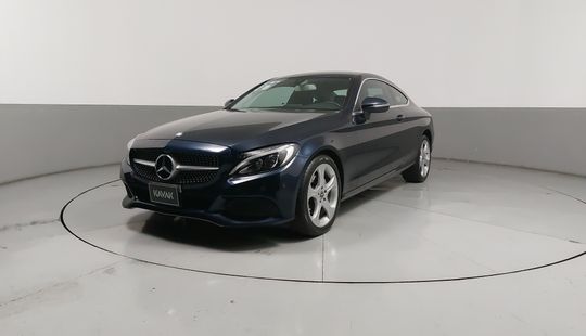 Mercedes-Benz C 250 2015 Sedán en República Dominicana